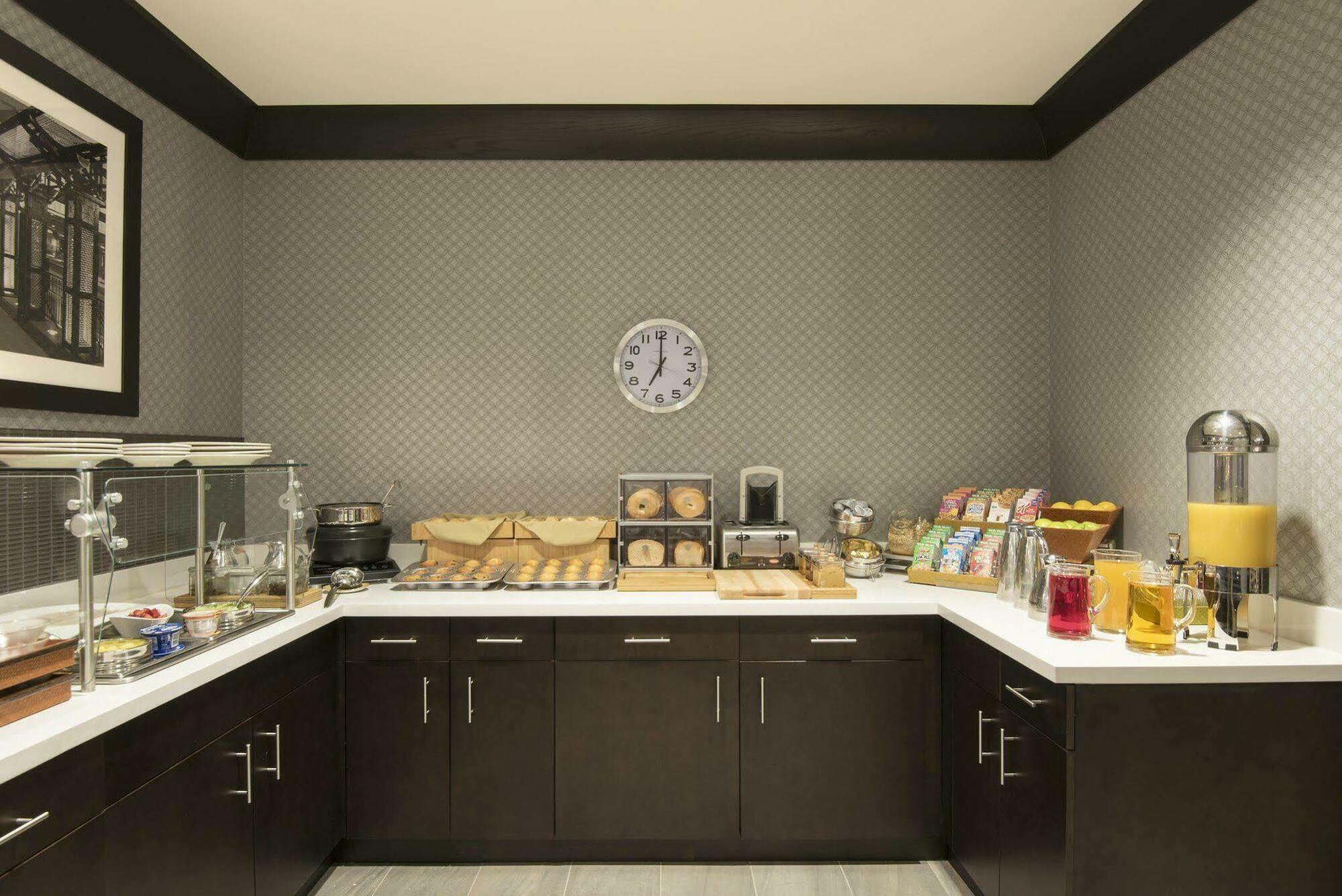 Doubletree By Hilton Schenectady Hotel Ngoại thất bức ảnh